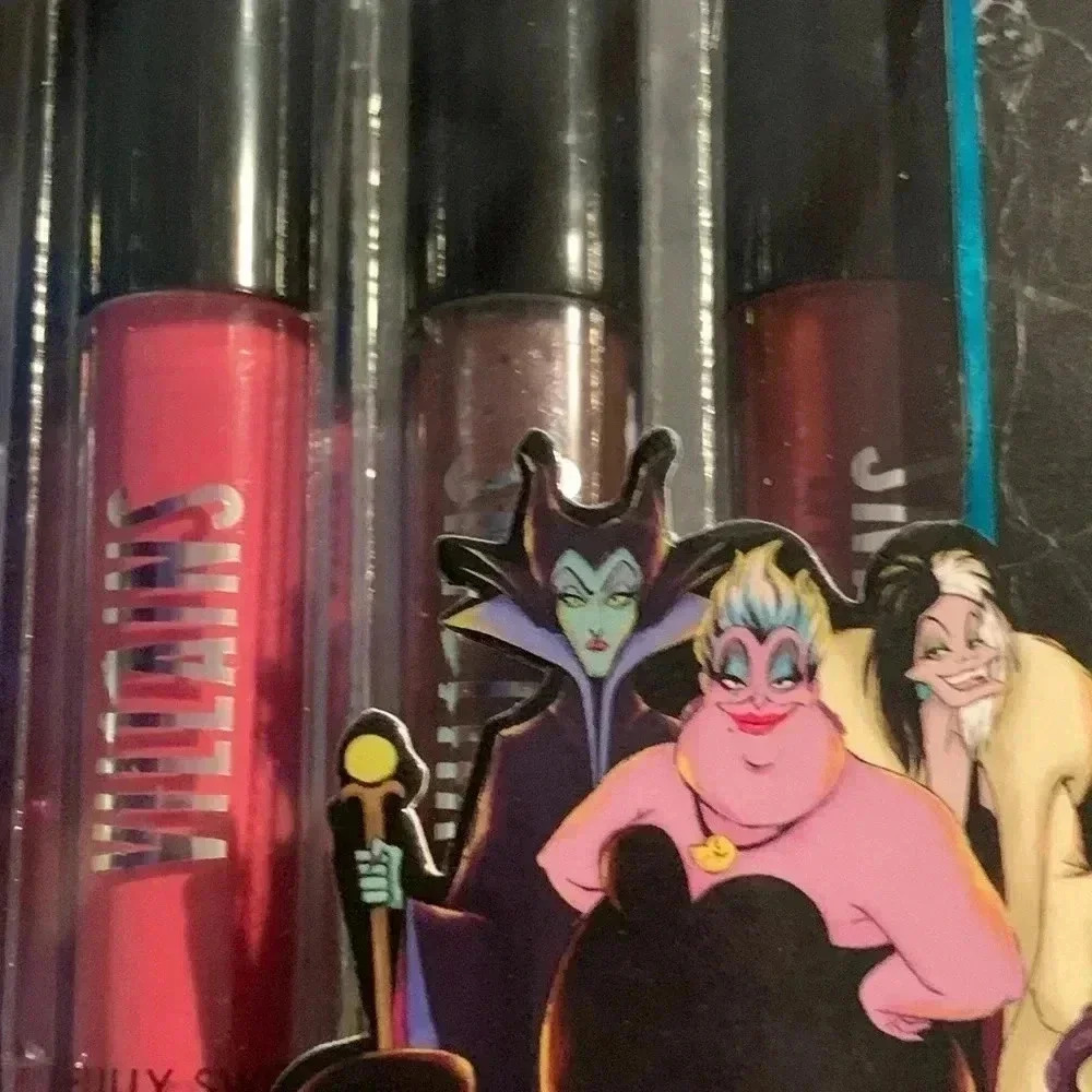 🤎SOLD🤎NWT Disney Villain Ladies 5 PK of Lipgloss 5 different shades - Picture 6 of 10